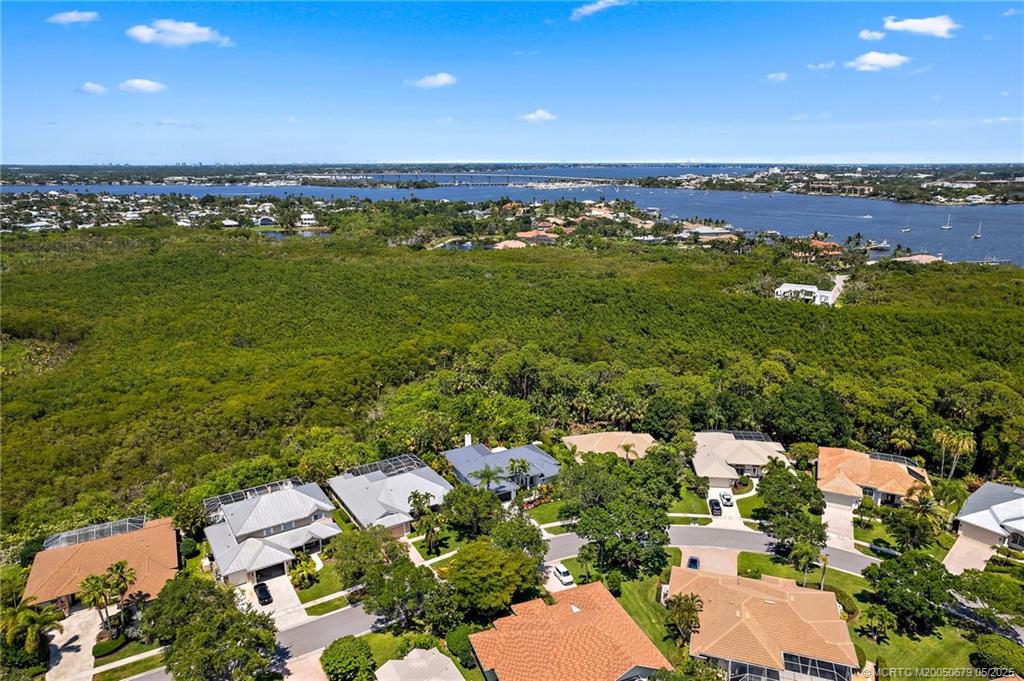 922 SW Lighthouse Drive