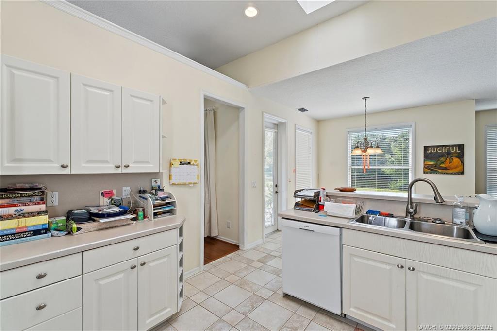 579 SE Meadow Wood Way