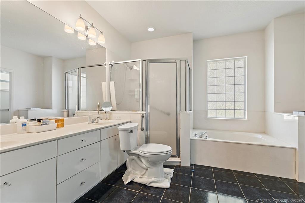 579 SE Meadow Wood Way