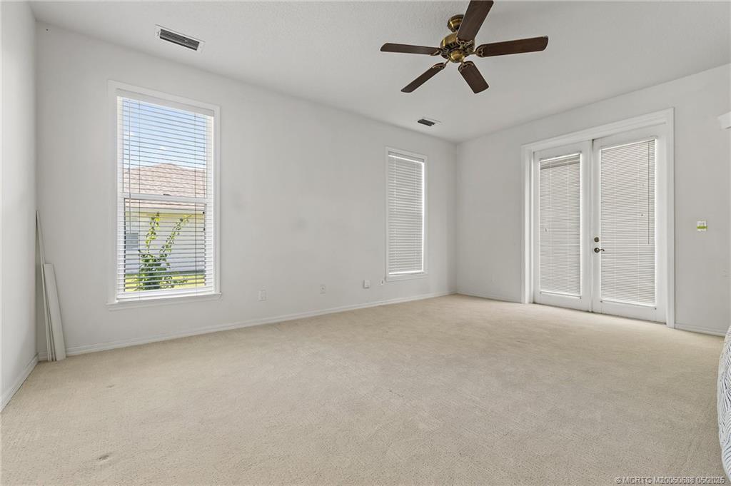 579 SE Meadow Wood Way