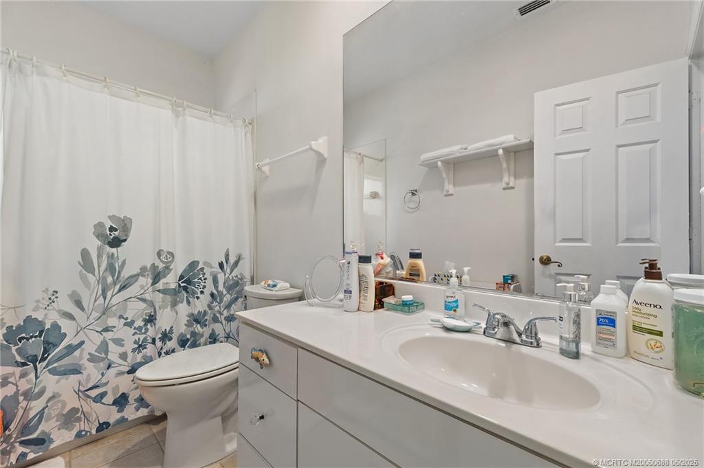 579 SE Meadow Wood Way