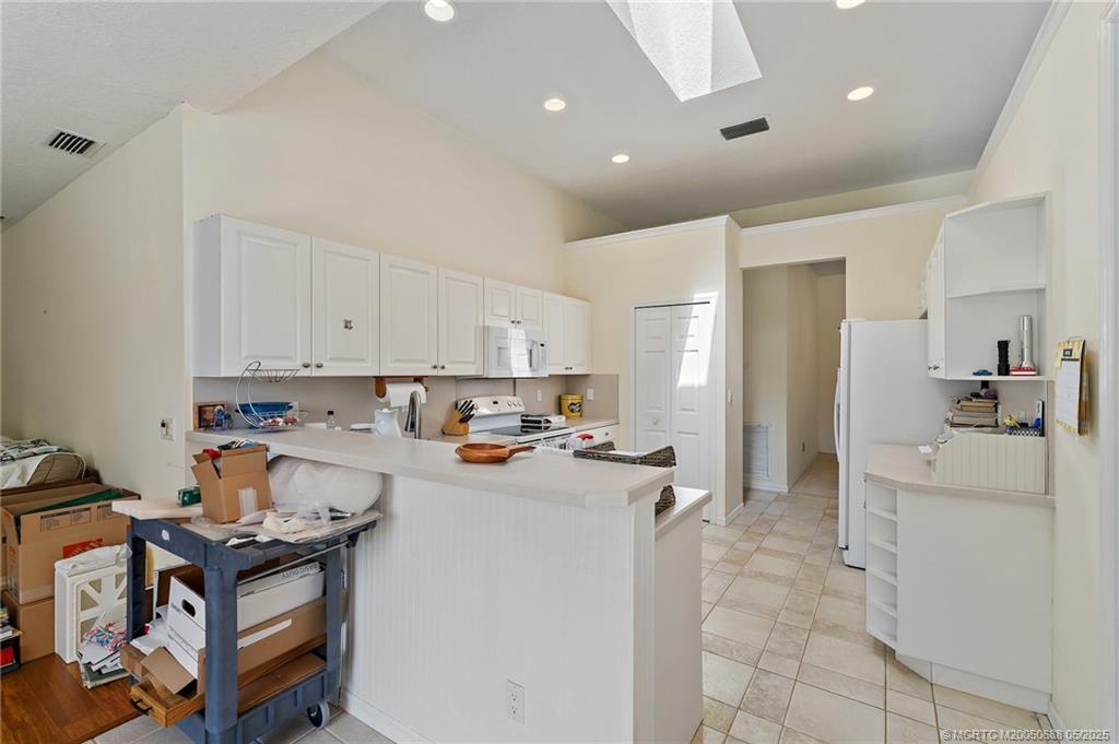 579 SE Meadow Wood Way