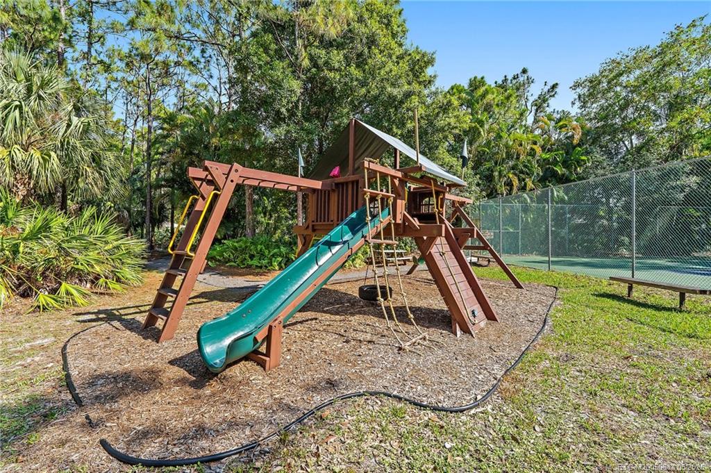 579 SE Meadow Wood Way