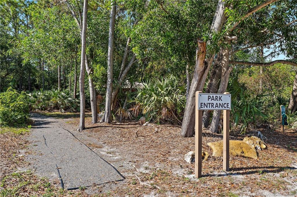 579 SE Meadow Wood Way