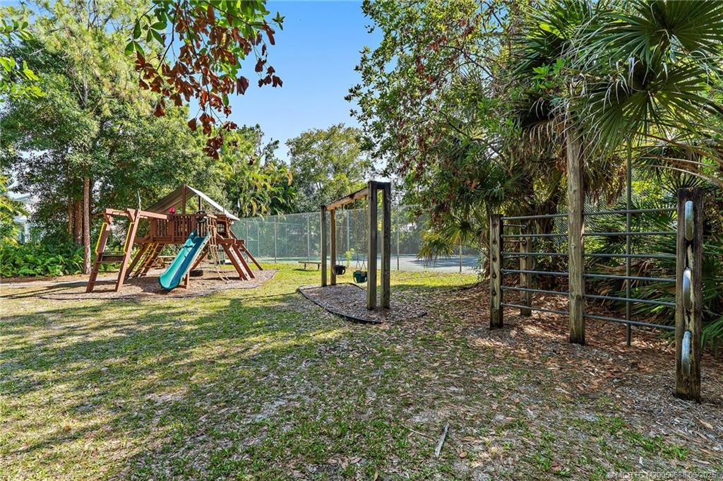 579 SE Meadow Wood Way