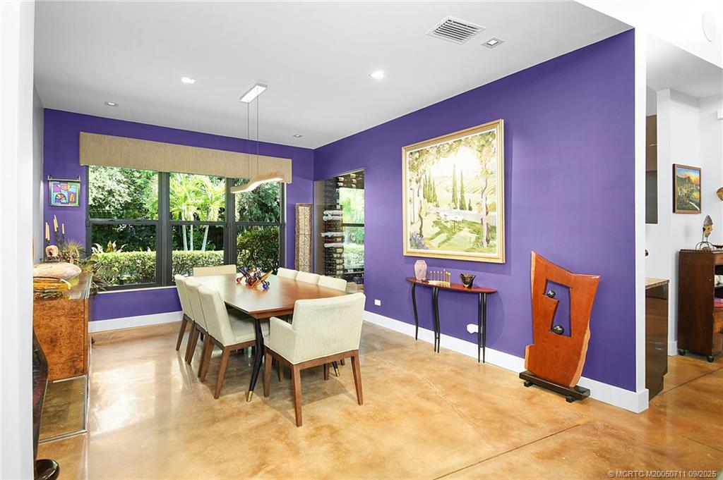 314 SE Pelican Drive