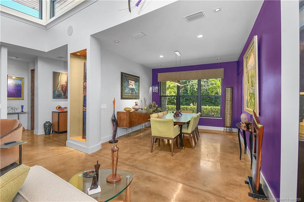 314 SE Pelican Drive