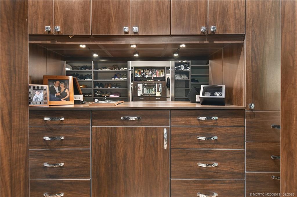 314 SE Pelican Drive