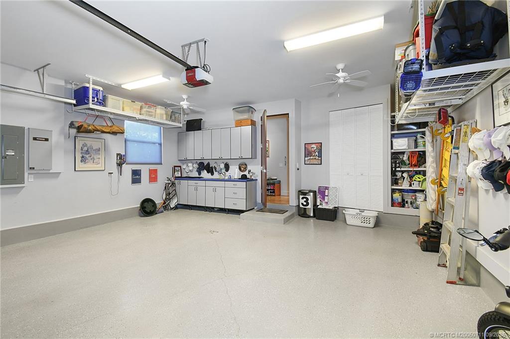 314 SE Pelican Drive