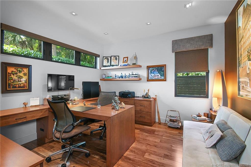 314 SE Pelican Drive