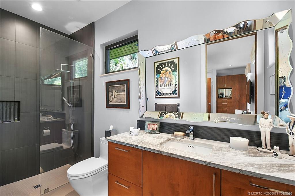 314 SE Pelican Drive