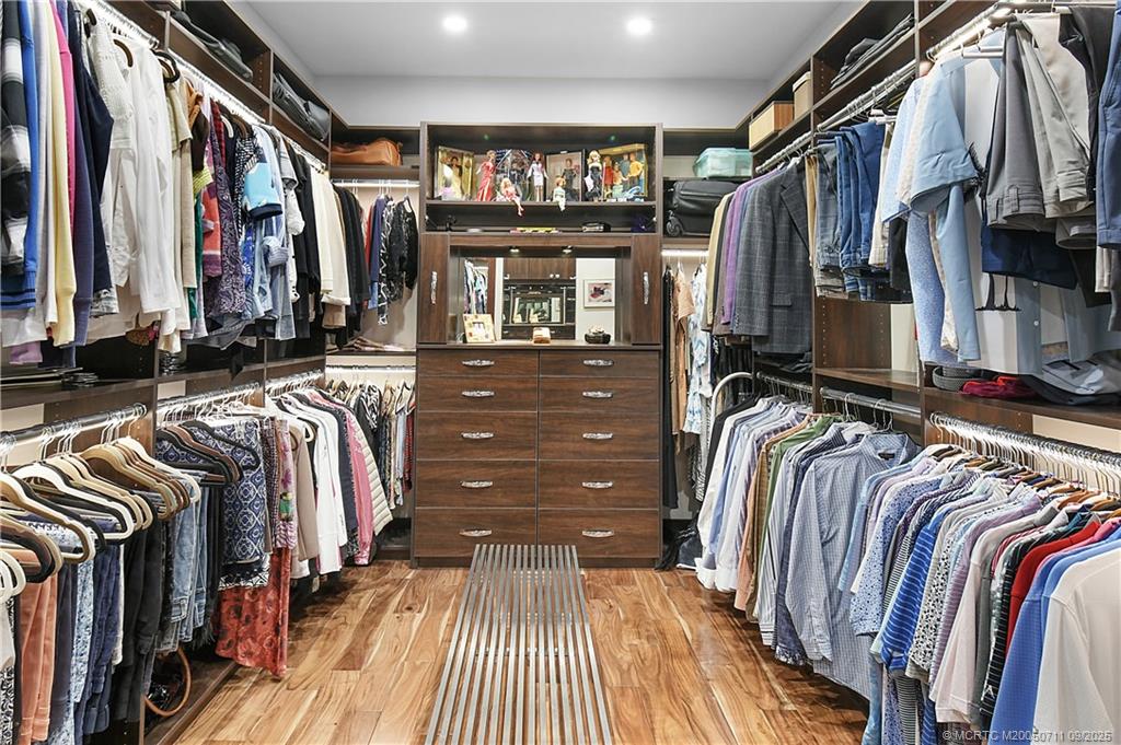 314 SE Pelican Drive