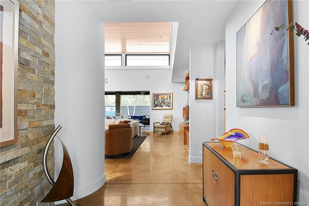 314 SE Pelican Drive