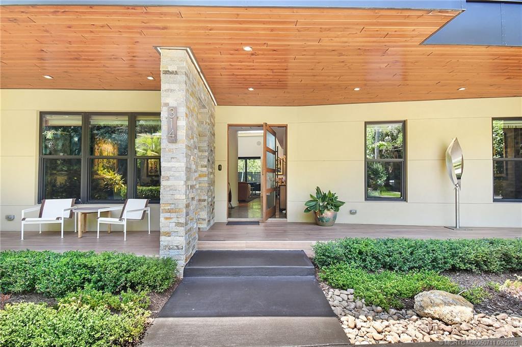 314 SE Pelican Drive