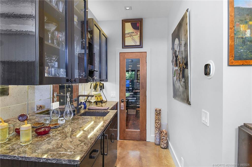 314 SE Pelican Drive