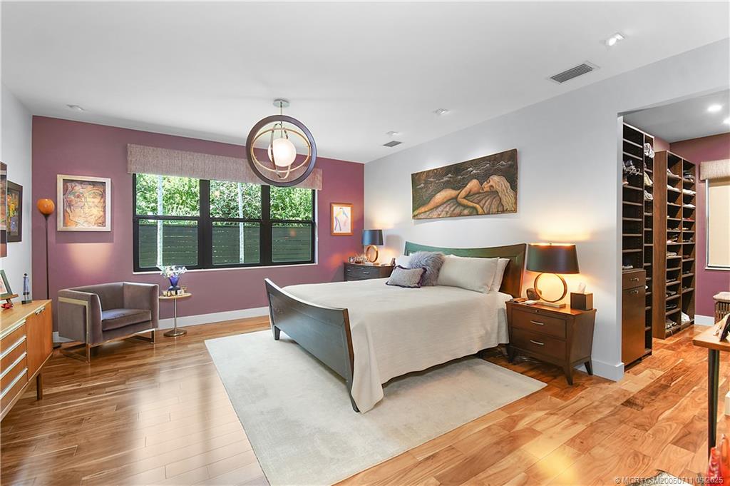 314 SE Pelican Drive