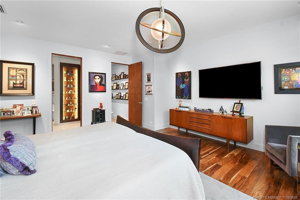 314 SE Pelican Drive