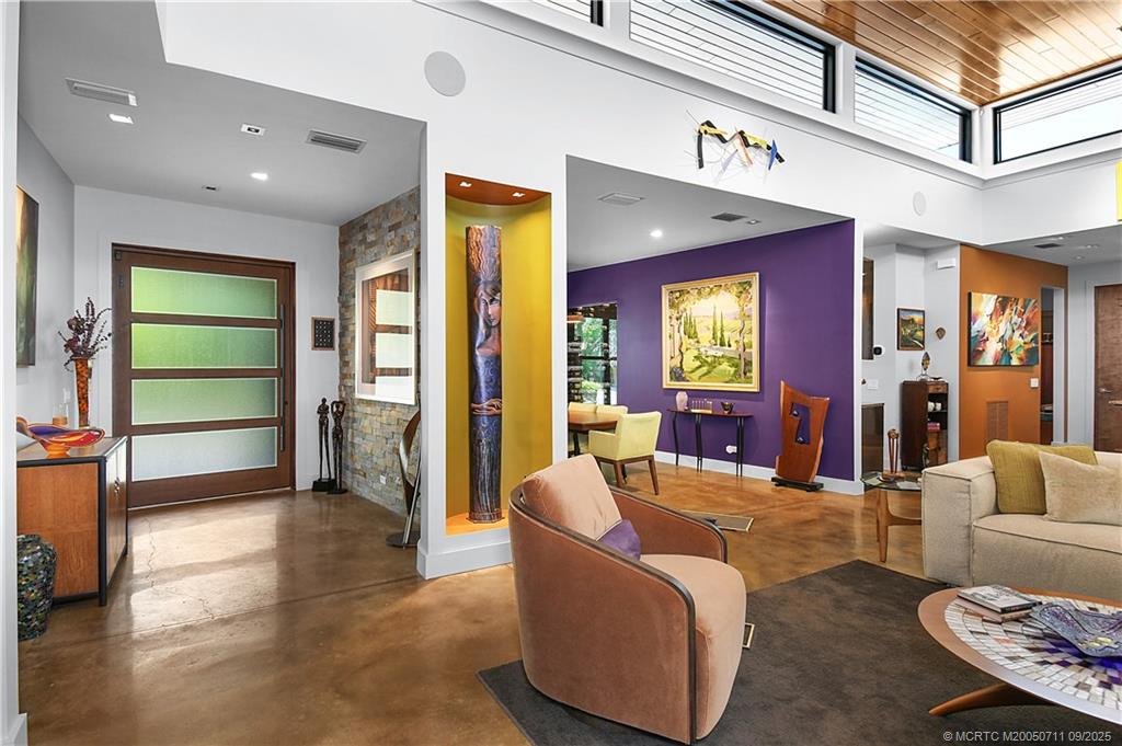 314 SE Pelican Drive