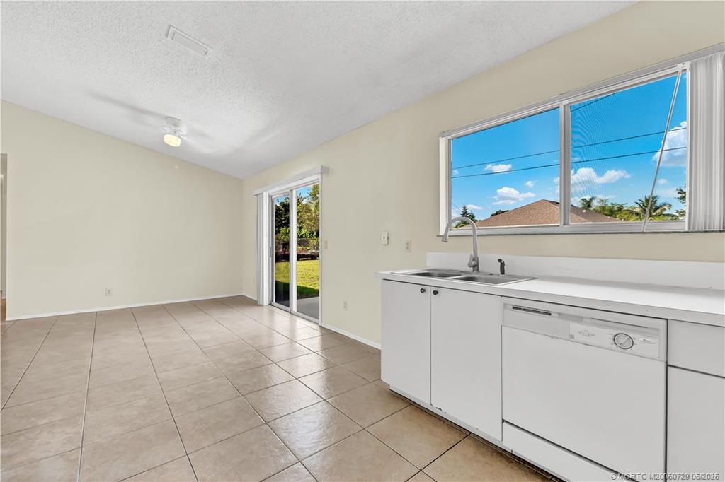 2832 SW Ann Arbor Road