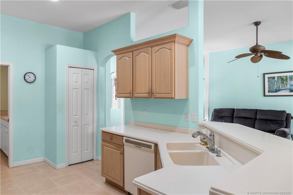 5505 SW Temple Terrace SW