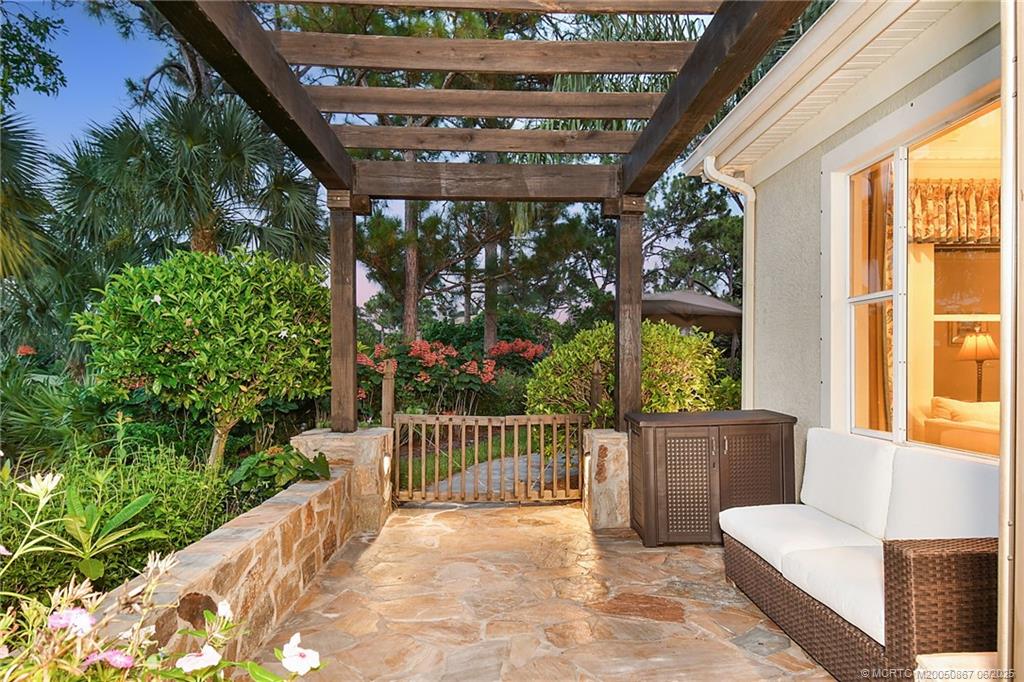 2109 SE Talbot Place