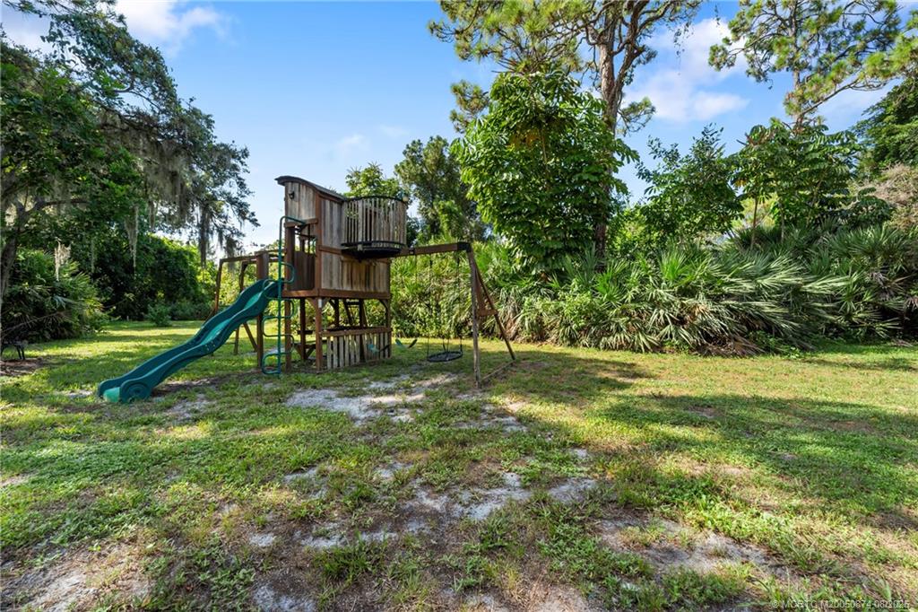 1752 SW Crane Creek Circle