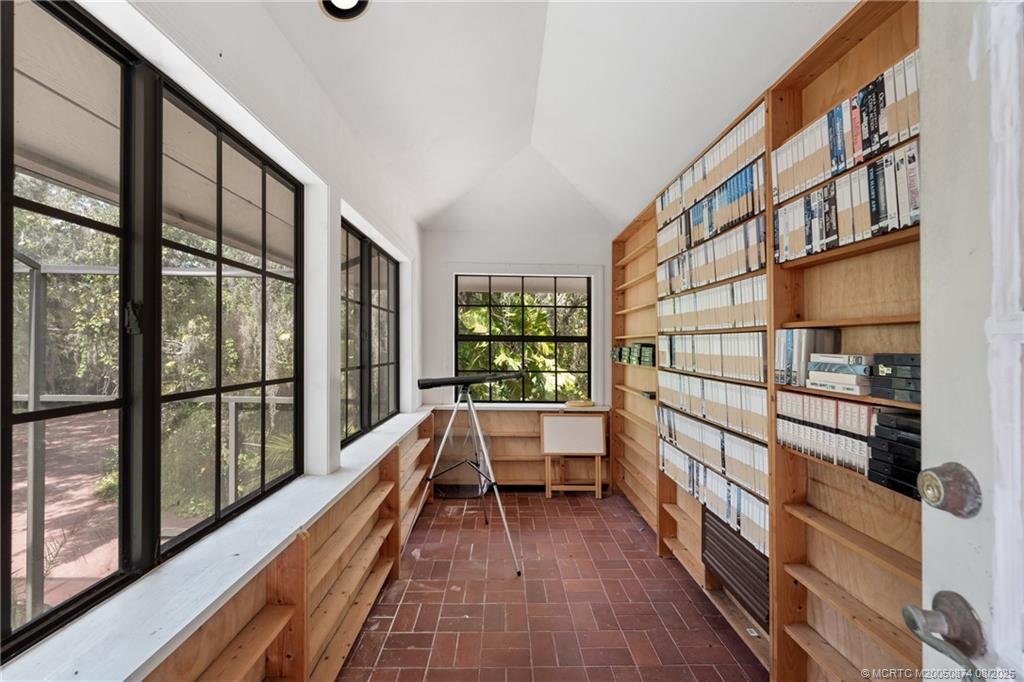 1752 SW Crane Creek Circle