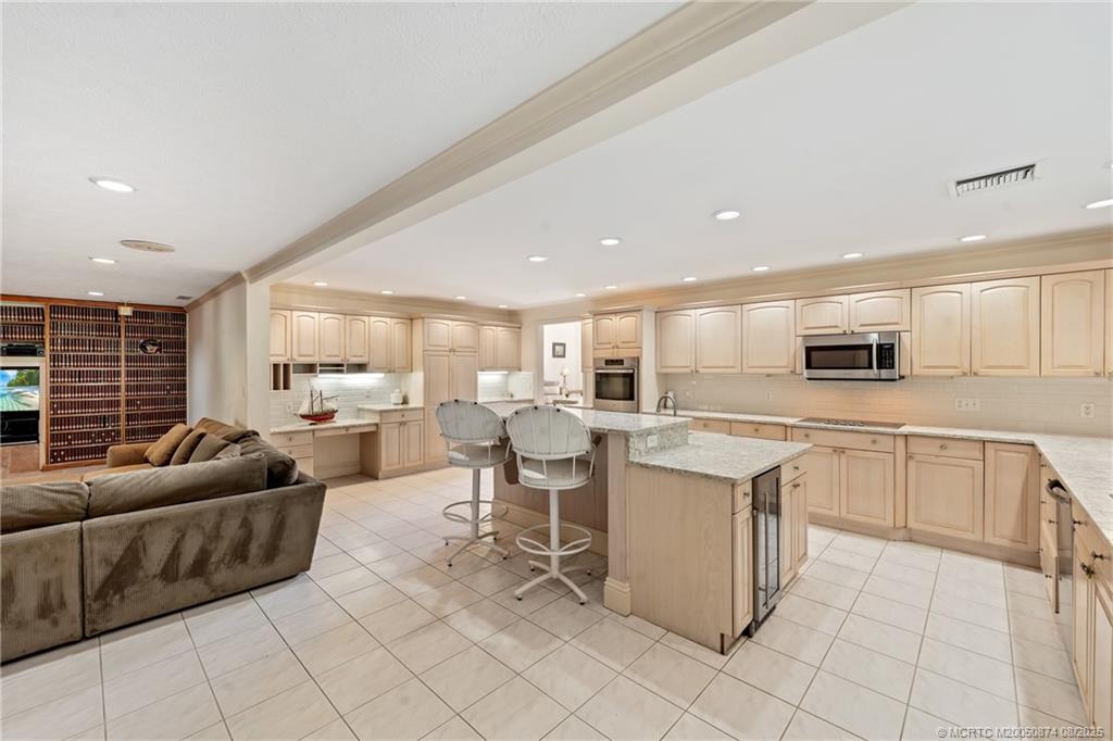 1752 SW Crane Creek Circle