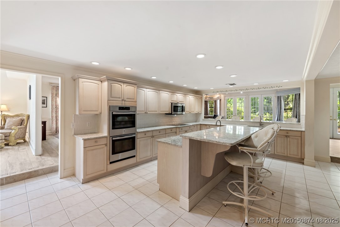 1752 SW Crane Creek Circle