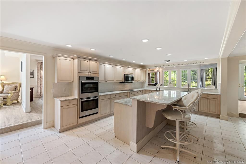 1752 SW Crane Creek Circle