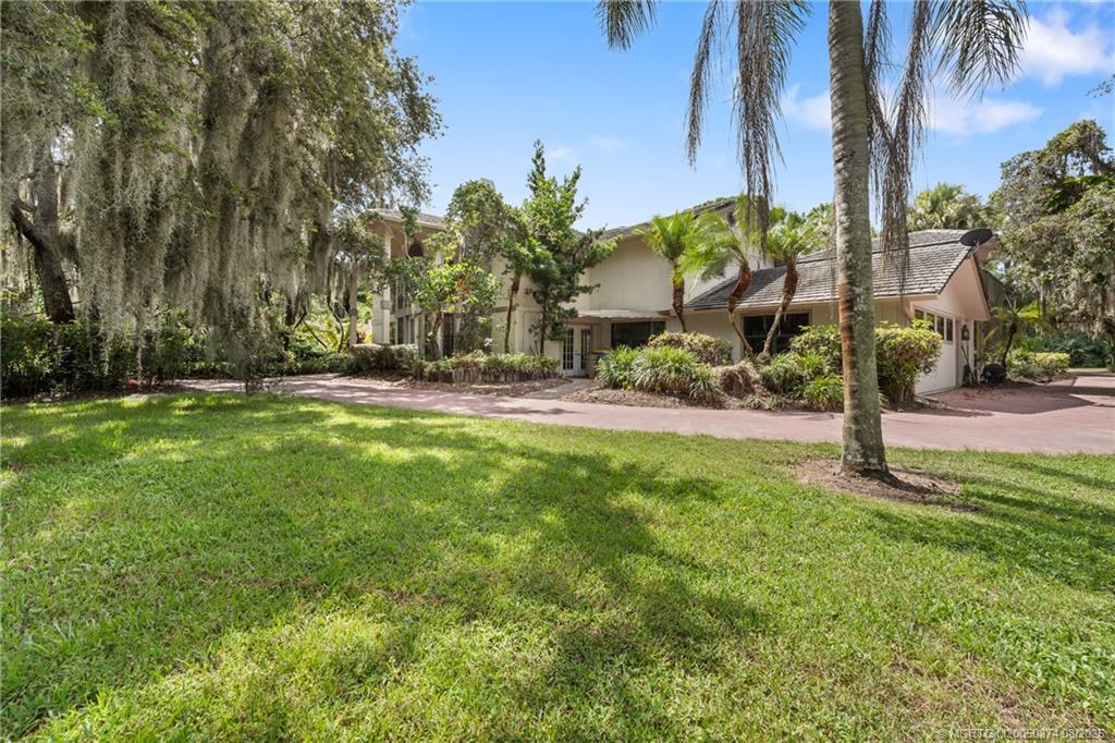 1752 SW Crane Creek Circle