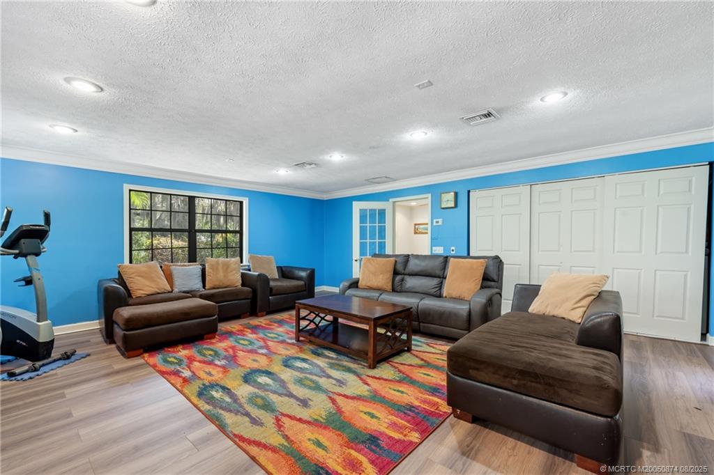 1752 SW Crane Creek Circle