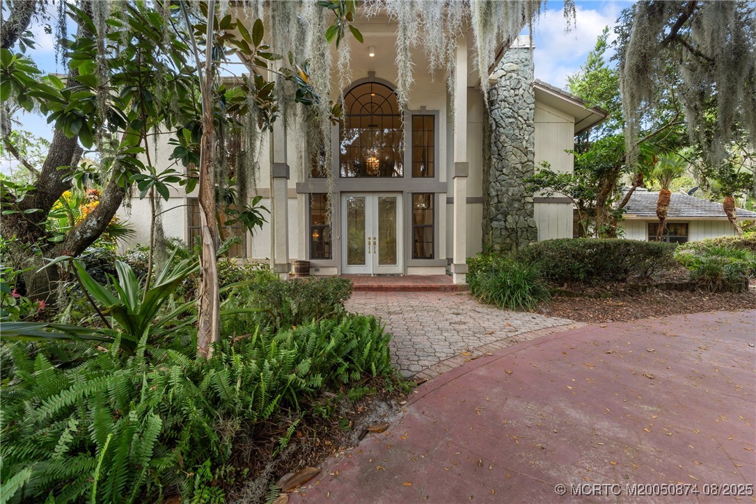 1752 SW Crane Creek Circle