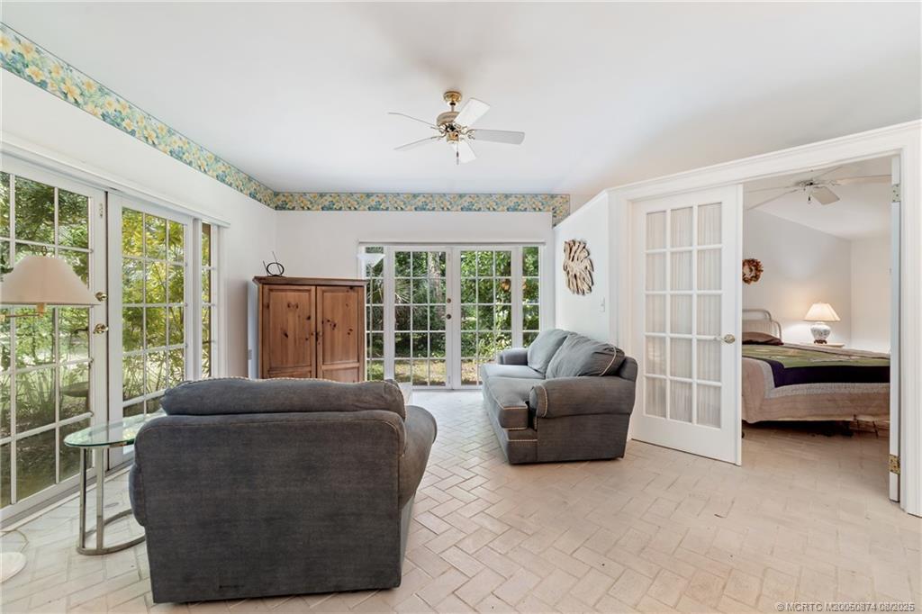 1752 SW Crane Creek Circle