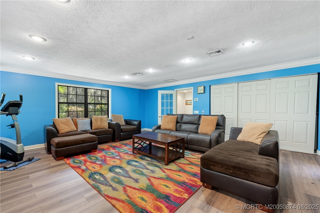 1752 SW Crane Creek Circle