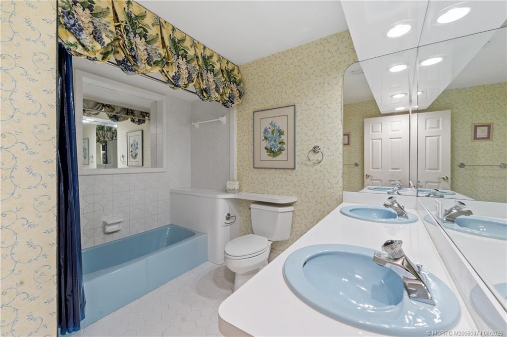 1752 SW Crane Creek Circle
