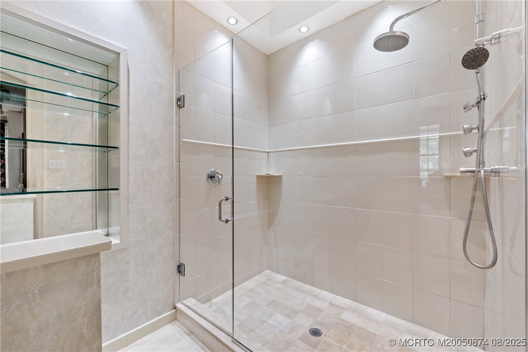 1752 SW Crane Creek Circle
