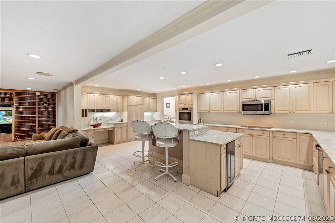 1752 SW Crane Creek Circle