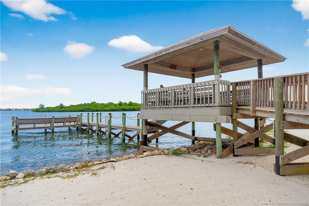 5184 SE Schooner Oaks Way