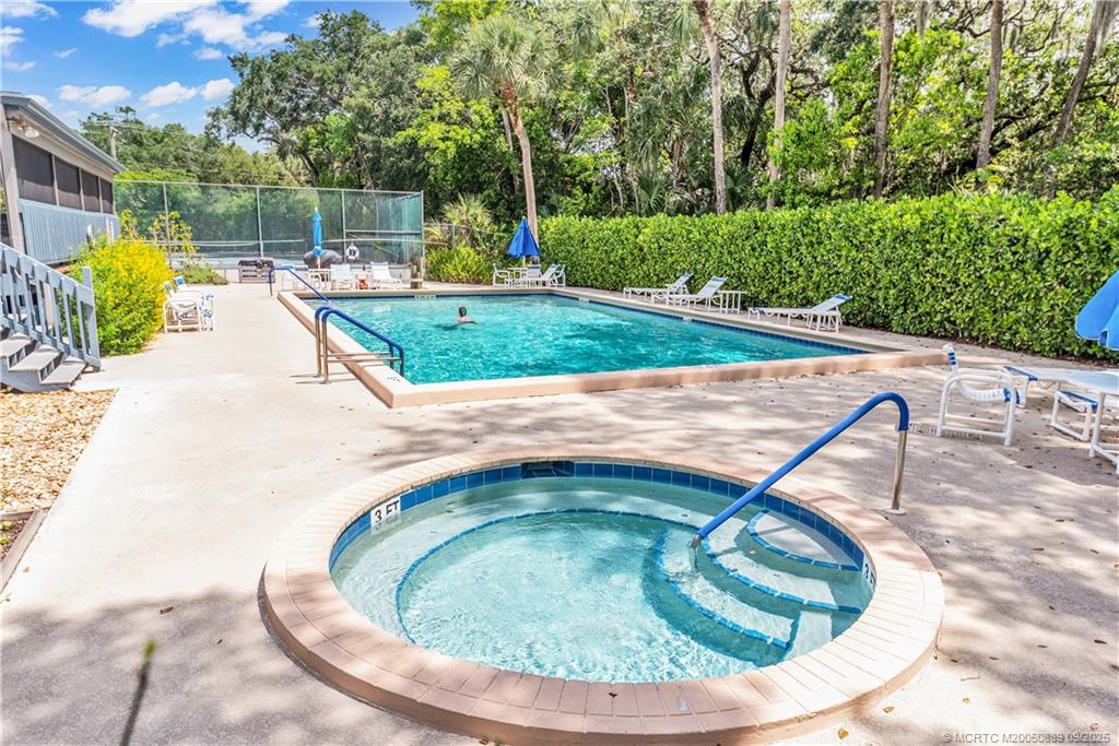 5184 SE Schooner Oaks Way