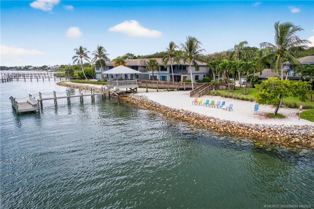 5184 SE Schooner Oaks Way