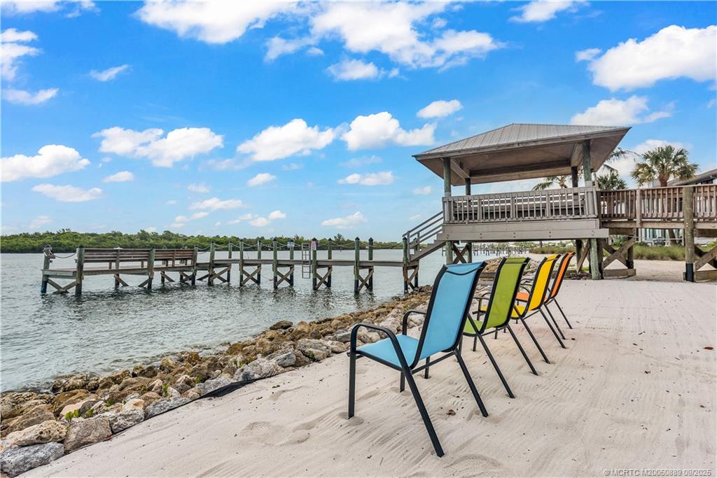 5184 SE Schooner Oaks Way