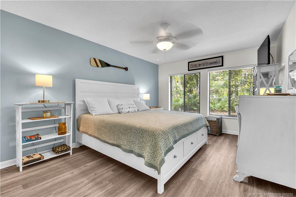 5184 SE Schooner Oaks Way