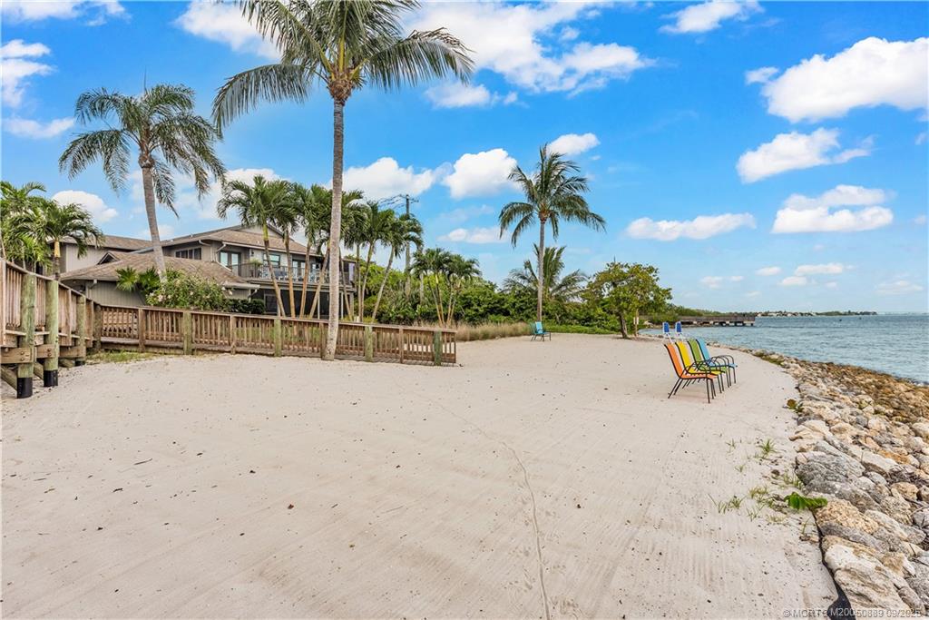 5184 SE Schooner Oaks Way