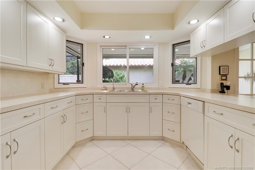 6384 SE Ironwood Circle