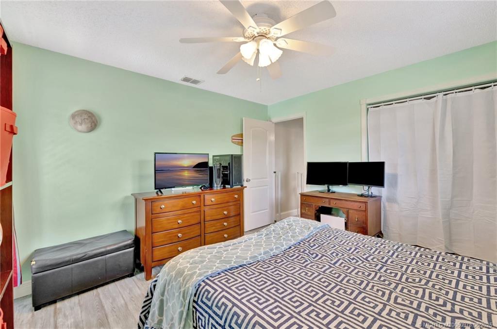 926 NE Vanda Terrado