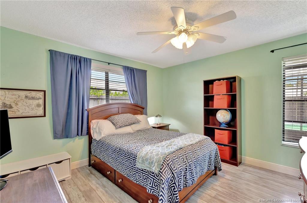 926 NE Vanda Terrado