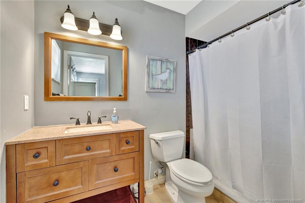 926 NE Vanda Terrado