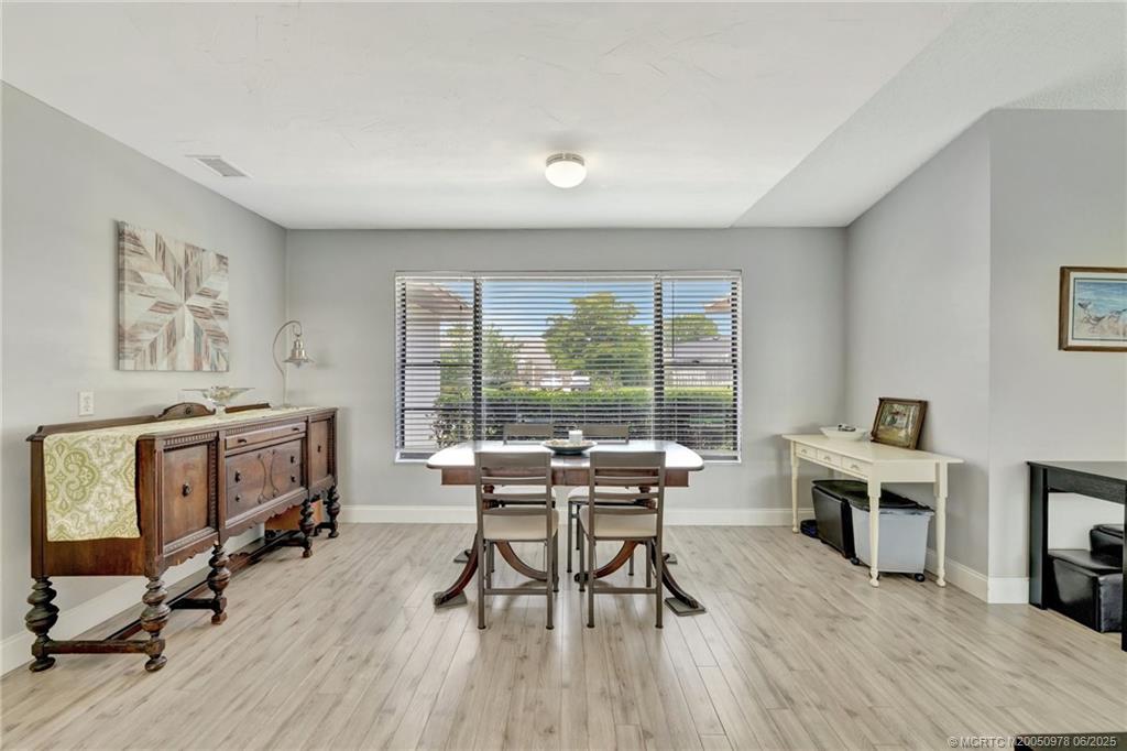 926 NE Vanda Terrado