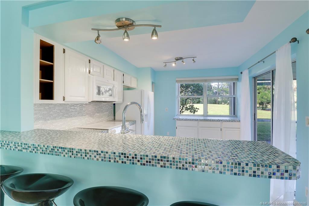 3990 SW Greenwood Way C